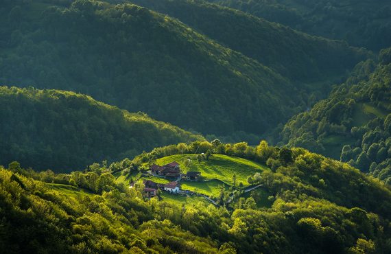 De los valles mineros al parque natural de Redes, un viaje de contrastes por Asturias