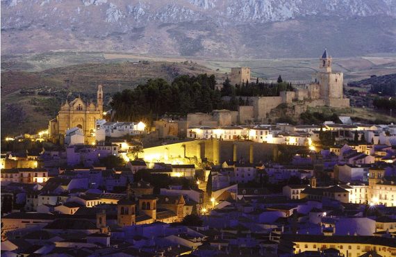 Dólmenes, iglesias y palacios en la monumental Antequera (Málaga)